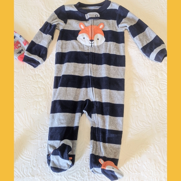 2 Carter's Long Sleeve Fleece Pajamas 6-9 mo - Picture 5 of 6